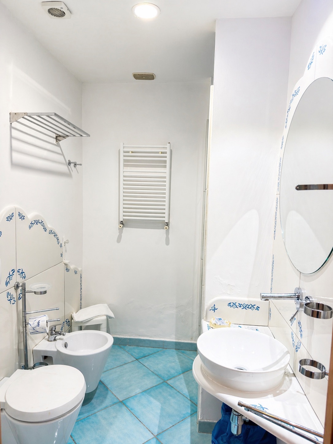 Room bathroom
